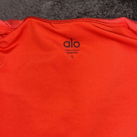 Alo Yoga Sweetheart Short Sleeve Red Top - Picture 2 of 3